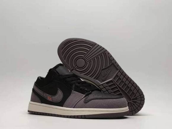 Air Jordan 1 Low Mens Shoes-09
